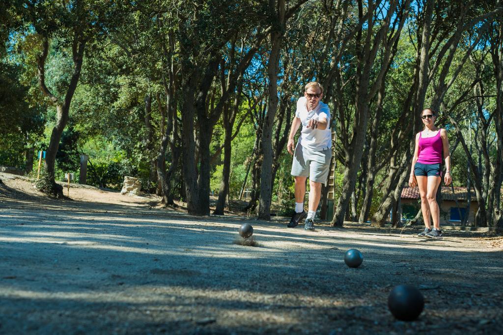 Air Sport Soleil Hotel Hyeres Exterior photo